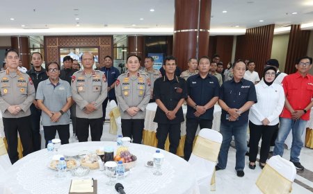 Polda Jawa Timur Pererat Hubungan dengan Insan Pers dalam Buka Bersama