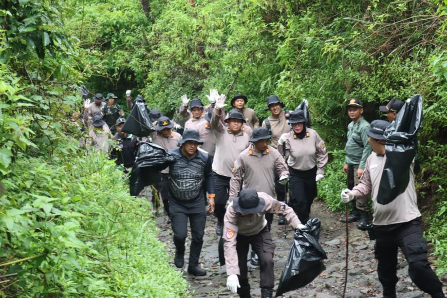 Polres Magetan Optimalkan Korve di Kawasan Pendakian Gunung Lawu