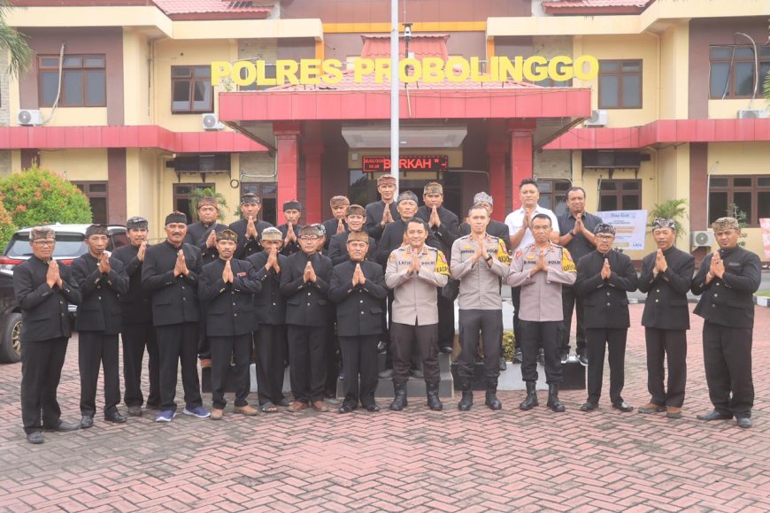 Warga Adat Suku Tengger Apresiasi Polres Probolinggo Pulihkan Citra Pariwisata Bromo   
