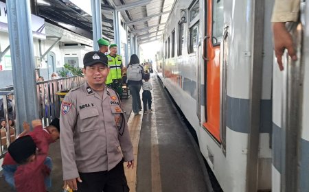 Polres Malang Pastikan Arus Balik Aman dengan Pengamanan di Stasiun dan Terminal
