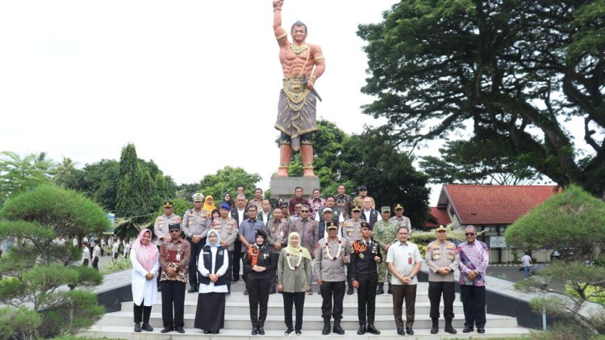 Sinergitas Pemprov Jatim dan Polda di Peresmian SMAN 2 Taruna Bhayangkara