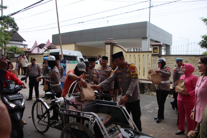 Sinergi Ramadan, Polres Sumenep Bersama Lintas Instansi Berbagi Takjil