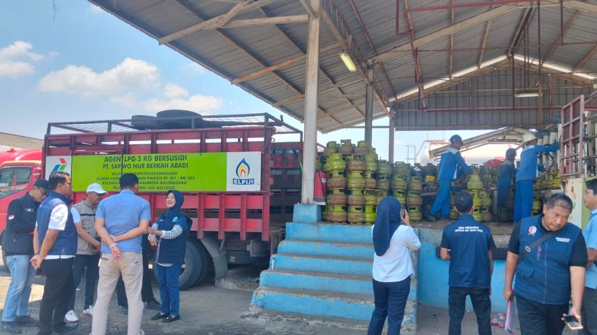 Polres Bojonegoro Bersama Pemkab Cek SPBE dan Pangkalan LPG Jaga Pasokan Jelang Lebaran   